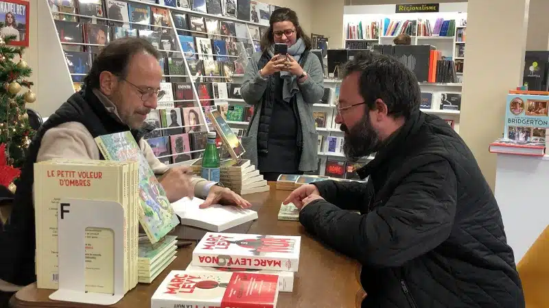 Transformez votre passion pour l'écriture en réalité grâce au cours en ligne de Marc Levy sur MentorShow