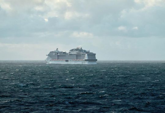 Découverte immersive du grand nord avec une croisière Polarfront !